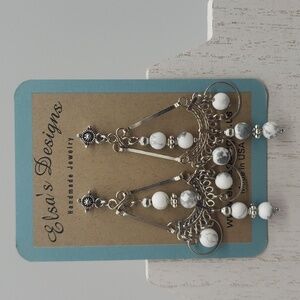 1177- Howlite Stone Women's Handmade Earrings NWT